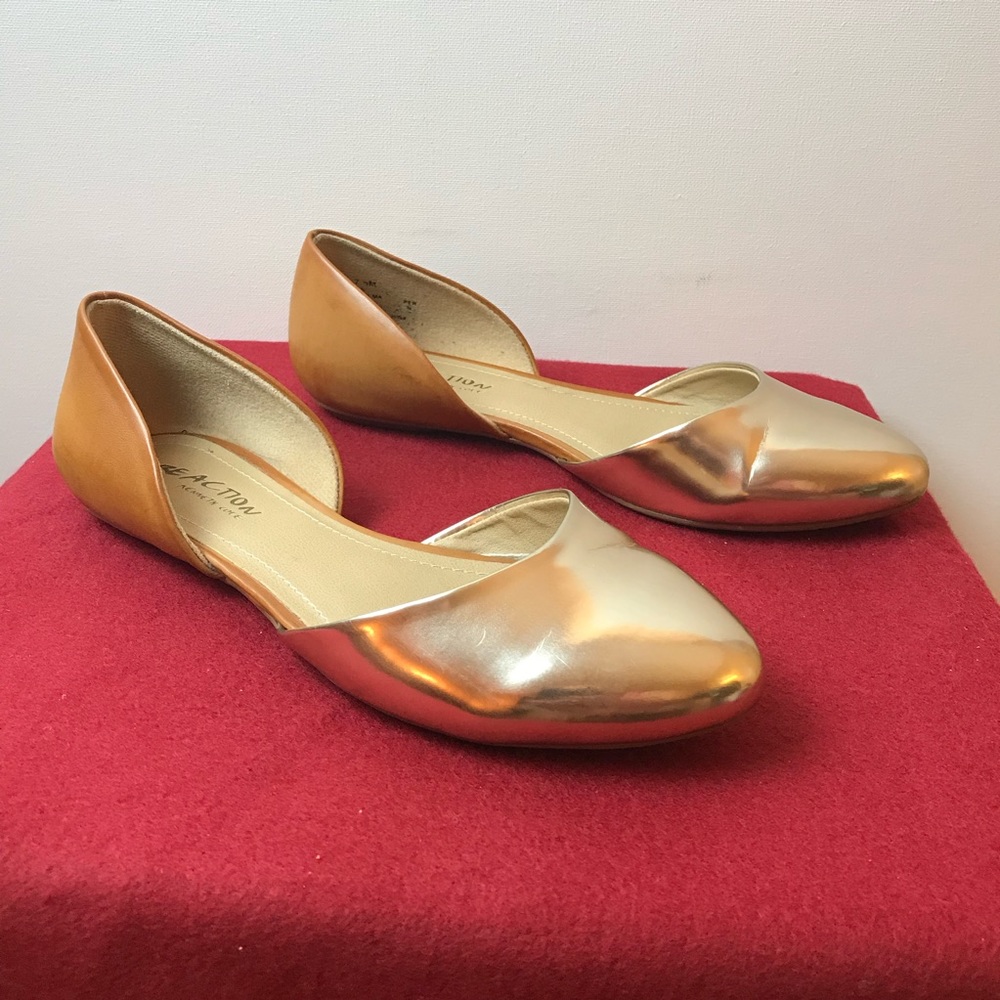 REACTION Kenneth Cole Tan and Gold shoes.